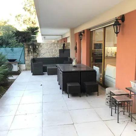 Luxe Center 6pers 300m2 Privare Garden Apartment