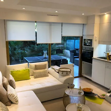 Luxe Center 6pers 300m2 Privare Garden *
