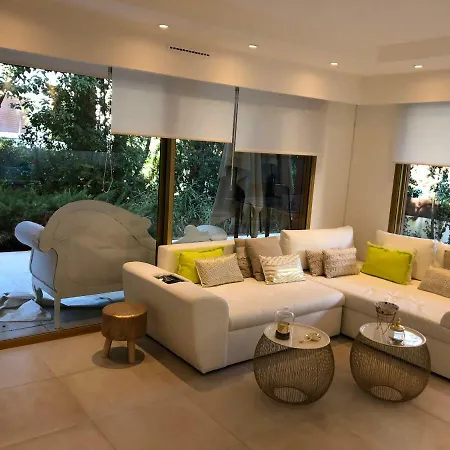 Luxe Center 6pers 300m2 Privare Garden Διαμέρισμα